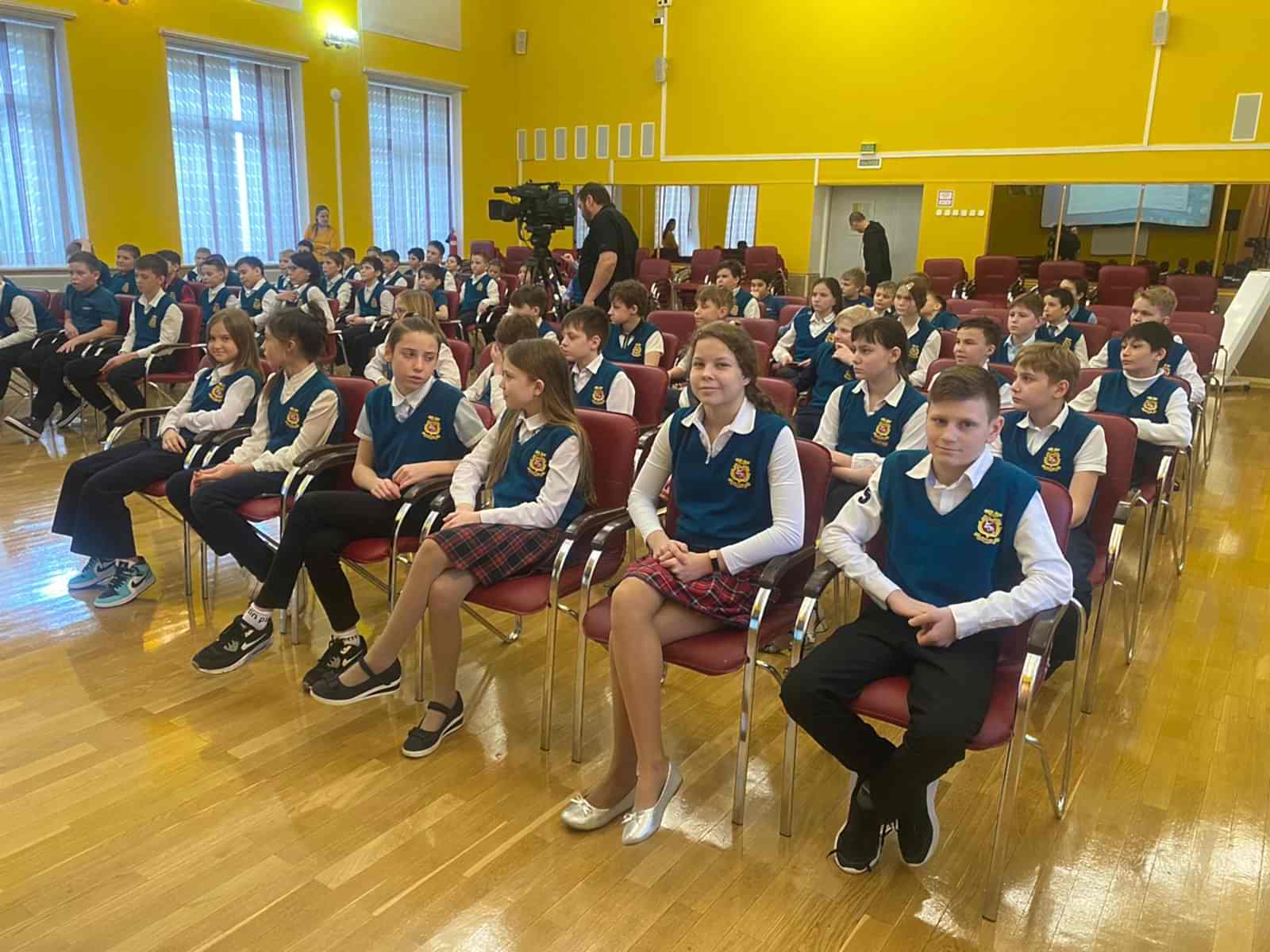 Урок мужества, посвященный Дню защитника отечества, прошел в 5А, 5Б и 5Е классах